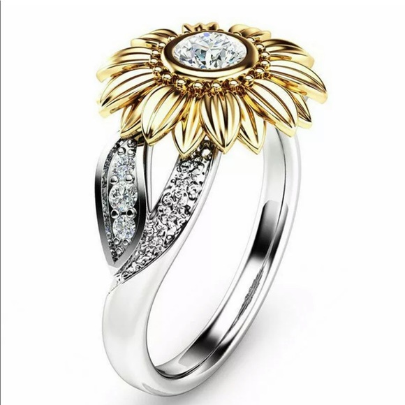 Jewelry - *new 18k white & gold white diamond sunflower ring